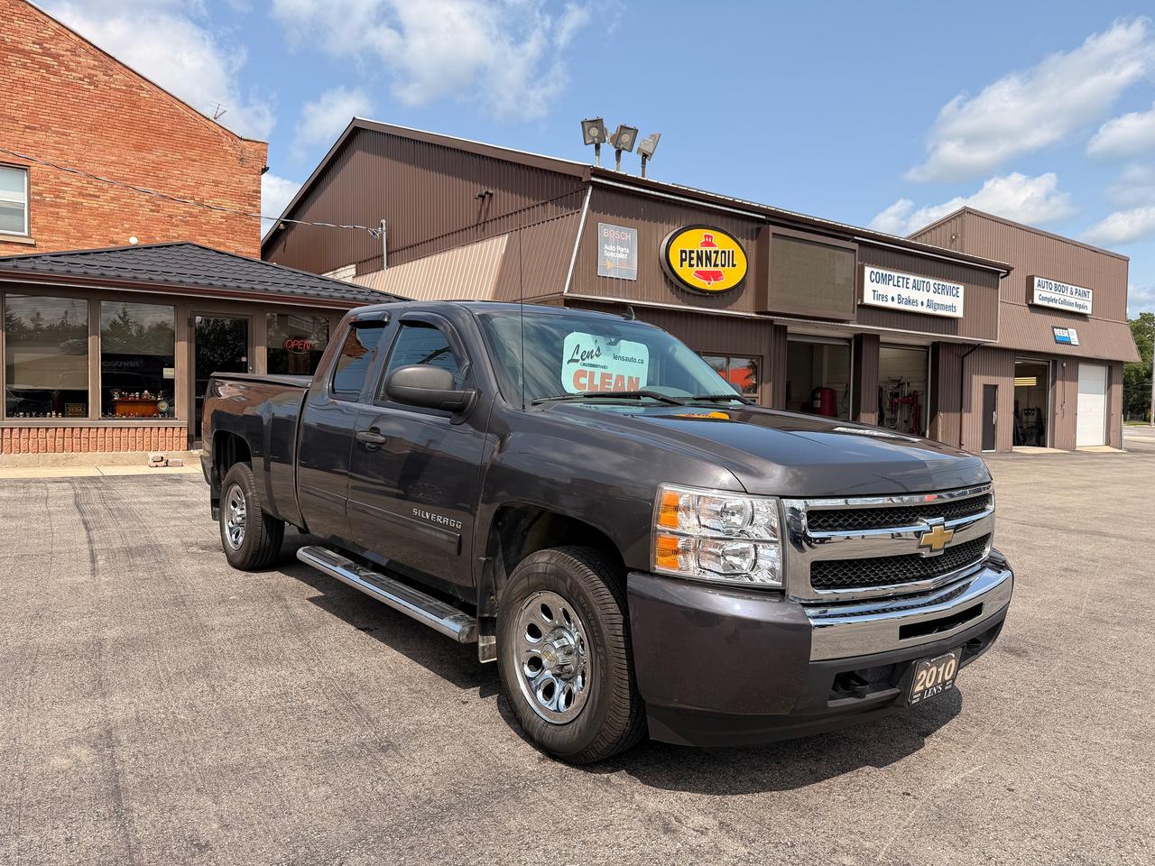 2010 Chevrolet Silverado 1500 LS Cheyenne Edition Photo2
