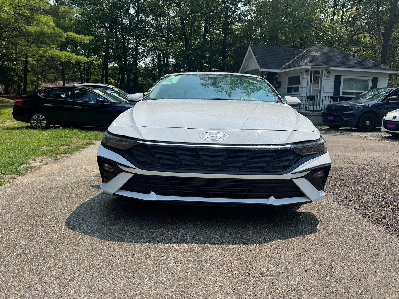 2025 Hyundai Elantra Essential Photo