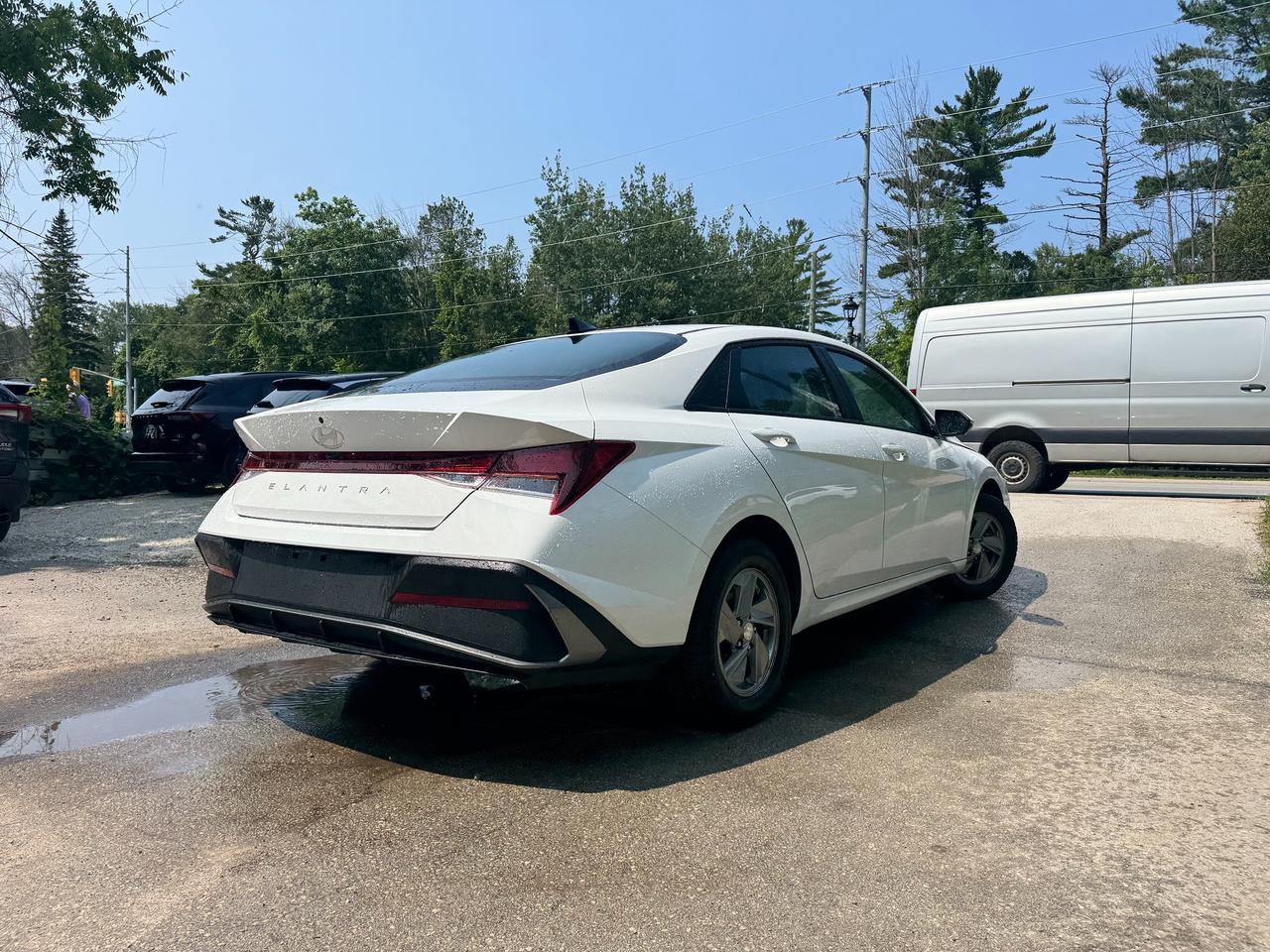 2025 Hyundai Elantra Essential Photo