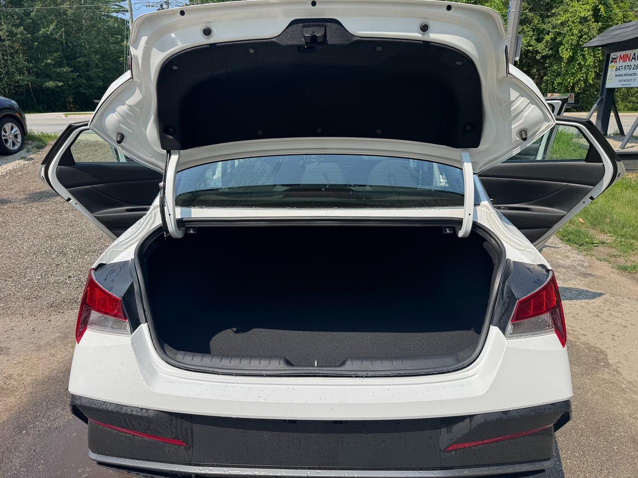 2025 Hyundai Elantra Essential Photo
