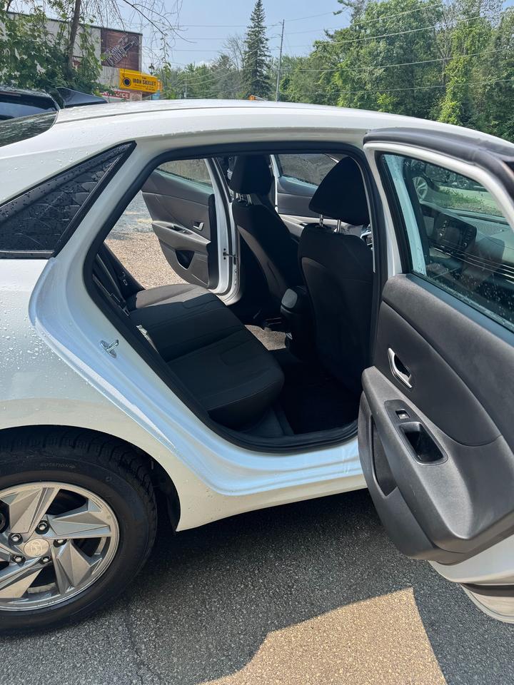 2025 Hyundai Elantra Essential Photo