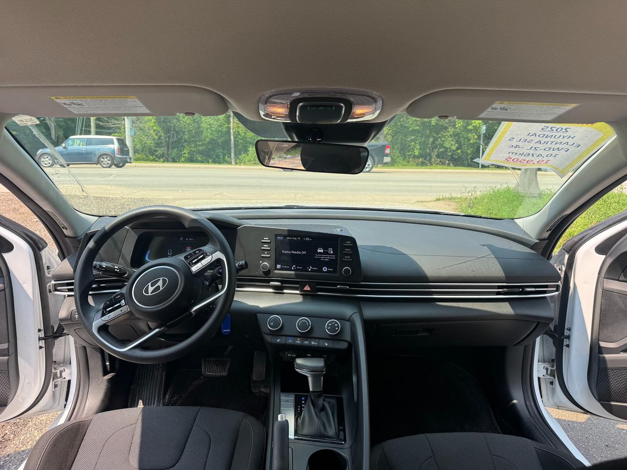 2025 Hyundai Elantra Essential Photo