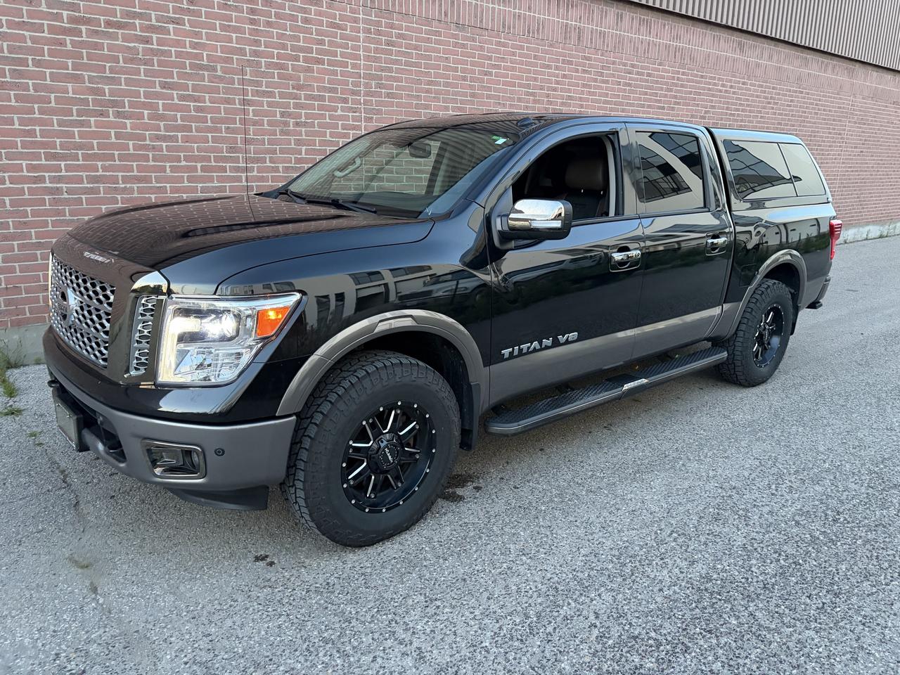 2019 Nissan Titan Platinum - Photo #1