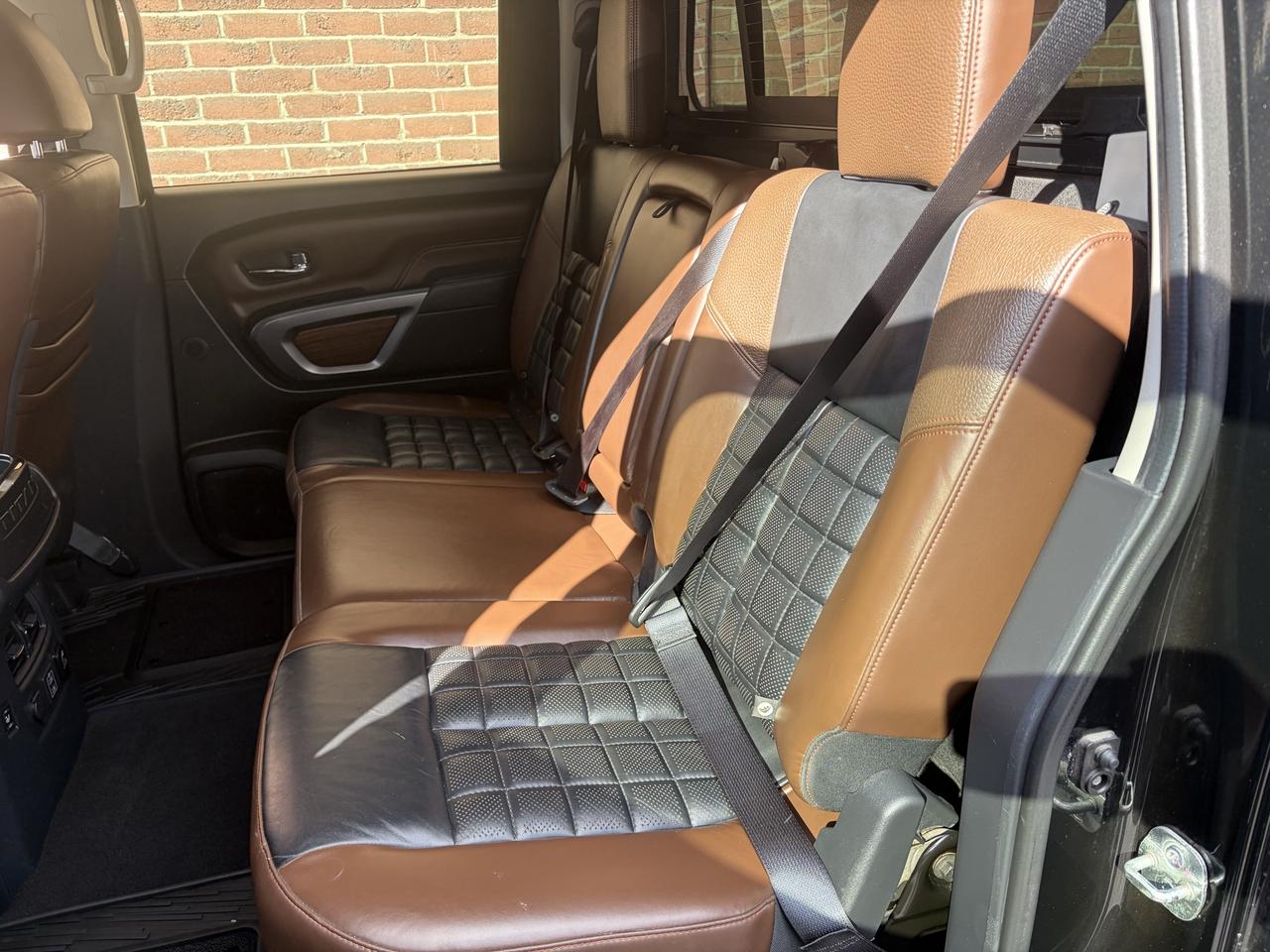 2019 Nissan Titan Platinum Photo