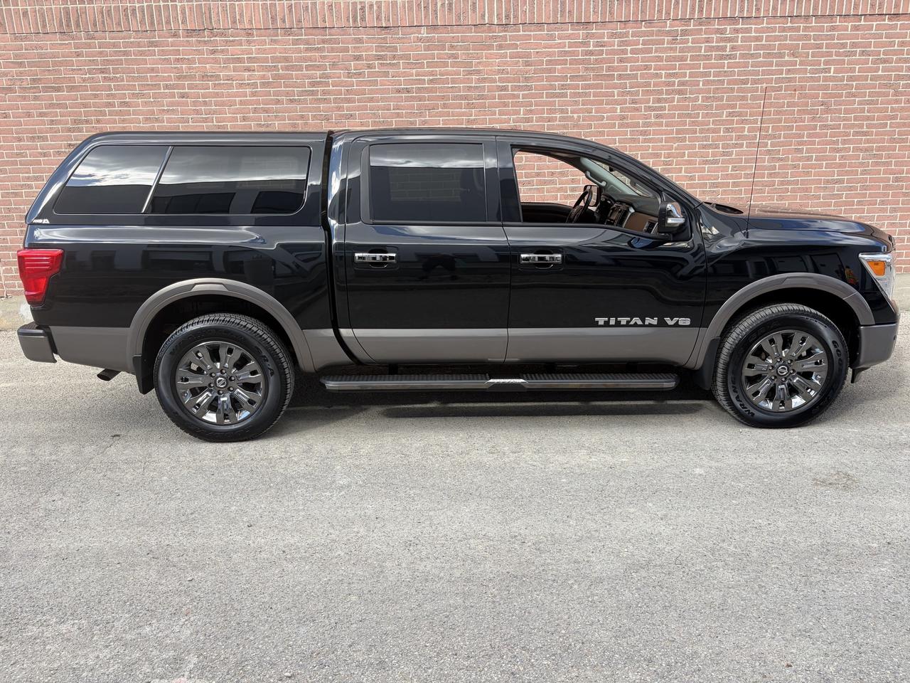 2019 Nissan Titan Platinum Photo