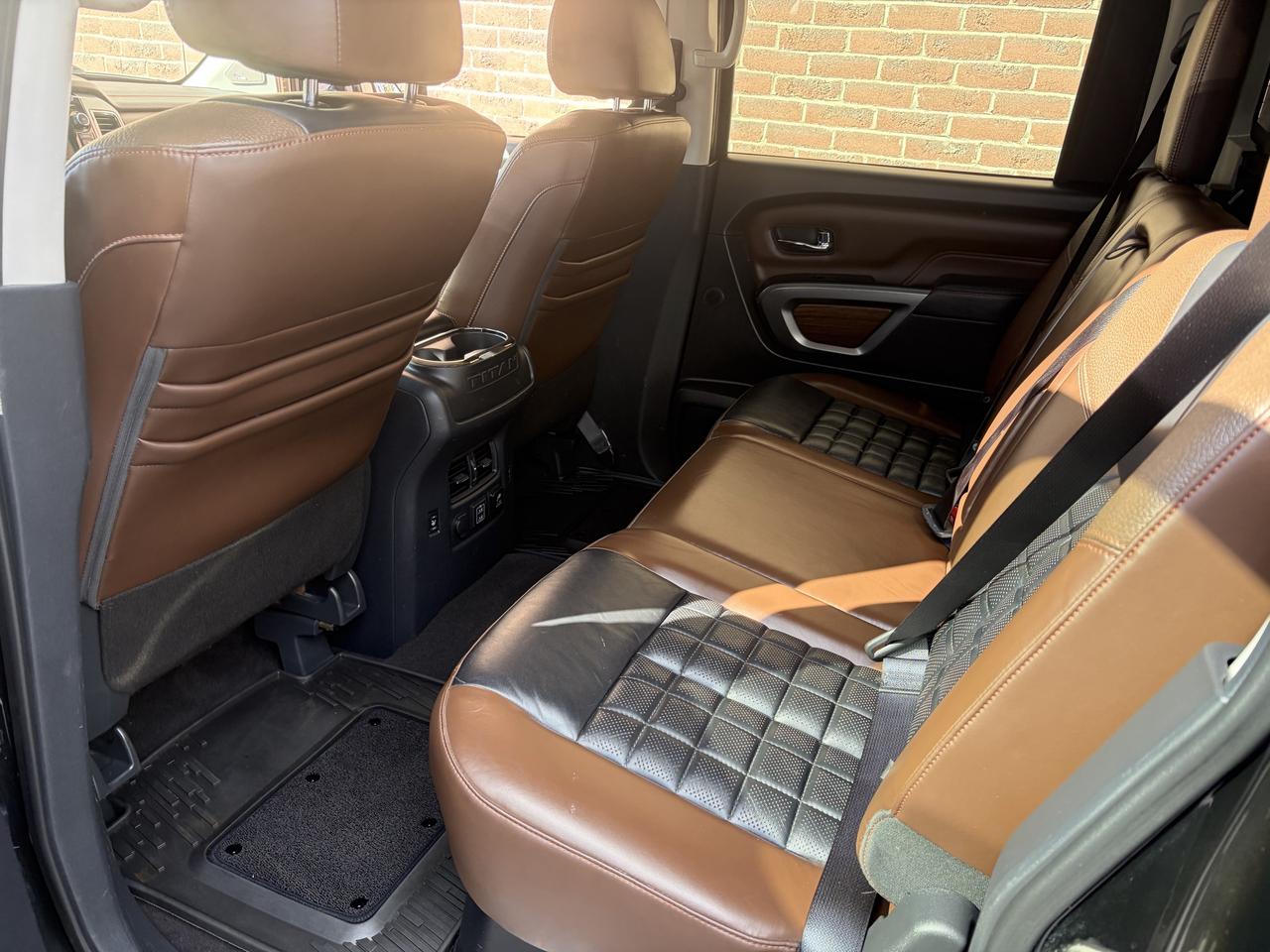 2019 Nissan Titan Platinum Photo