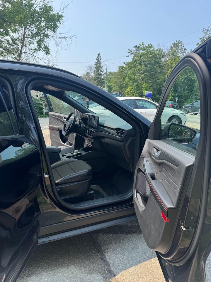 2024 Ford Escape ST-Line Photo