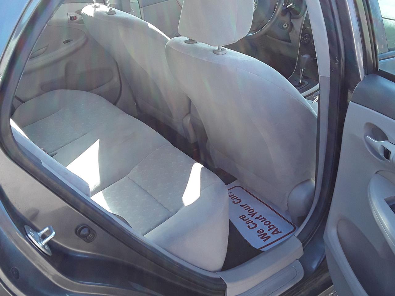 2010 Toyota Corolla CE Photo3