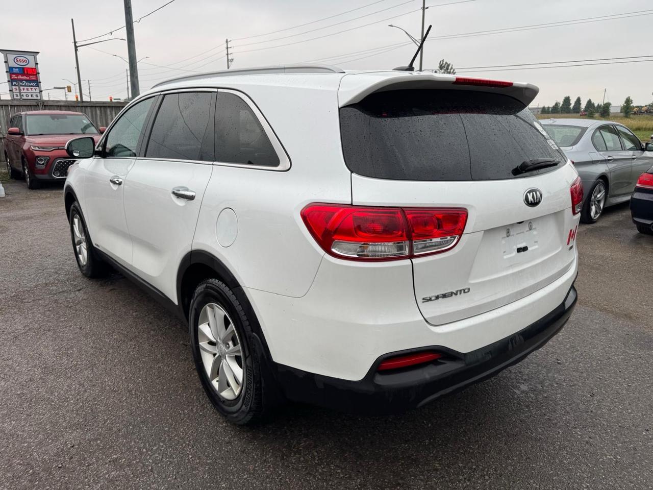 2018 Kia Sorento LX, NO ACCIDENTS, 4 CYLINDER, CERTIFIED Photo