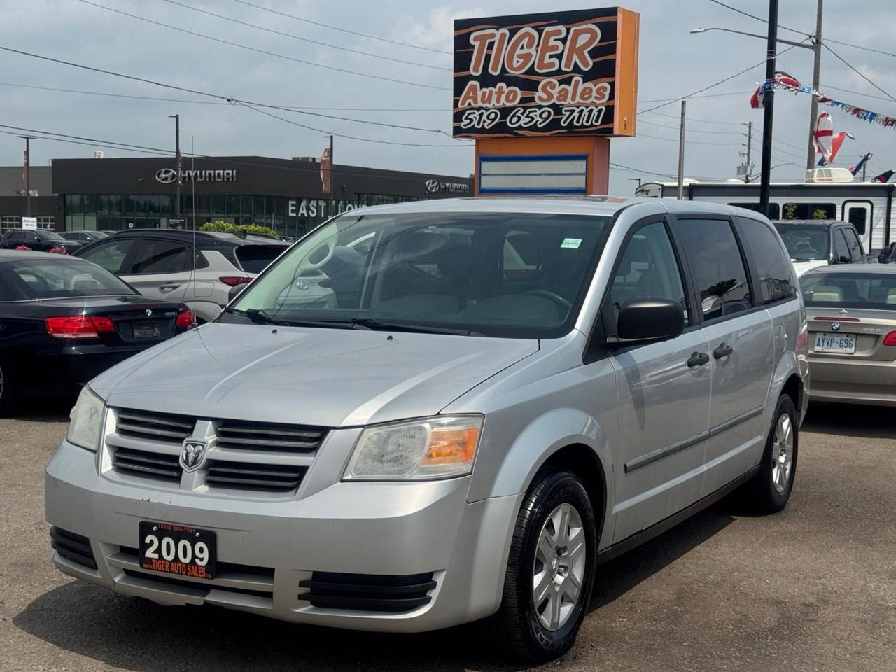 2009 Dodge Grand Caravan SE, 3.3L V6, OILED, 7 PASSENGER, AS IS SPECIAL - Photo #1