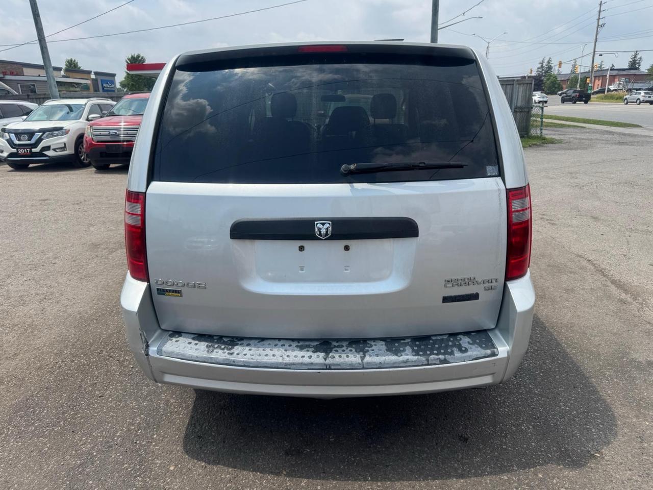 2009 Dodge Grand Caravan SE, 3.3L V6, OILED, 7 PASSENGER, AS IS SPECIAL Photo