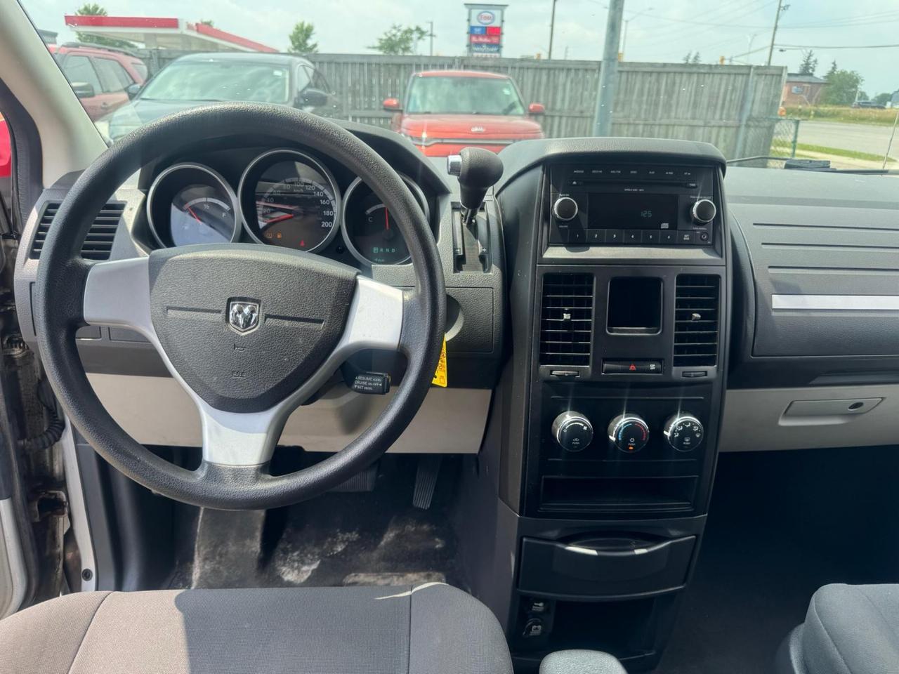 2009 Dodge Grand Caravan SE, 3.3L V6, OILED, 7 PASSENGER, AS IS SPECIAL Photo