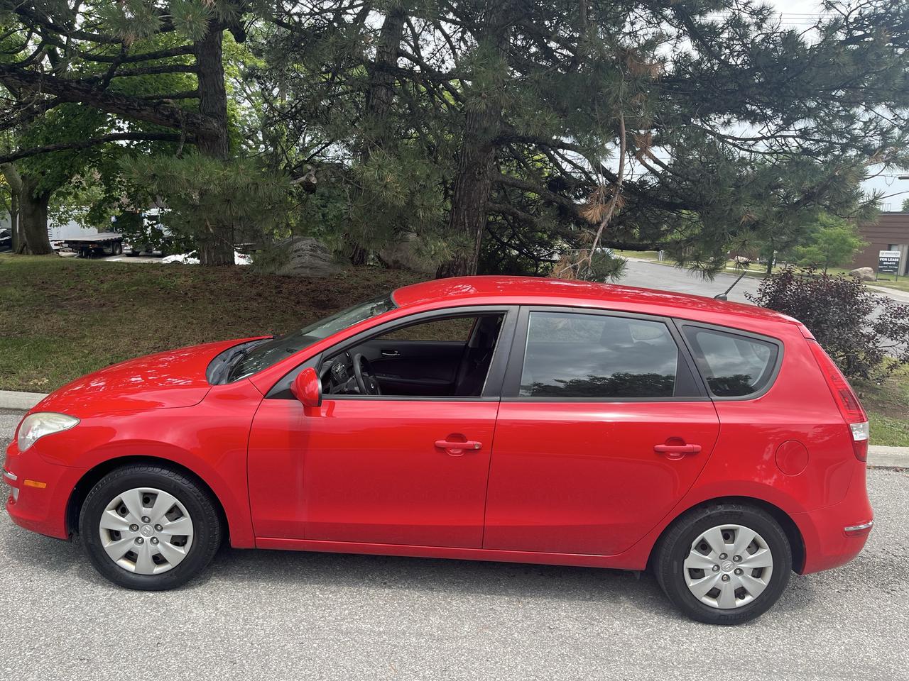 2009 Hyundai Elantra Touring L -ONLY 131,911 KMS! 1 LOCAL FEMALE OWNER!! CARFAX REPORT CLEAN!! Photo4