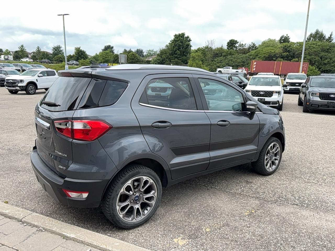2022 Ford EcoSport TITANIUM, HEATED WHEEL, 17'S, SPORT DECAL! LOW KMS Photo4