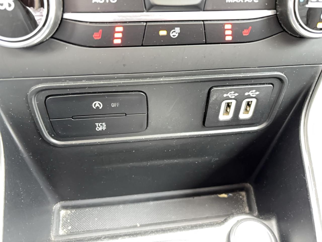 2022 Ford EcoSport TITANIUM, HEATED WHEEL, 17'S, SPORT DECAL! LOW KMS Photo