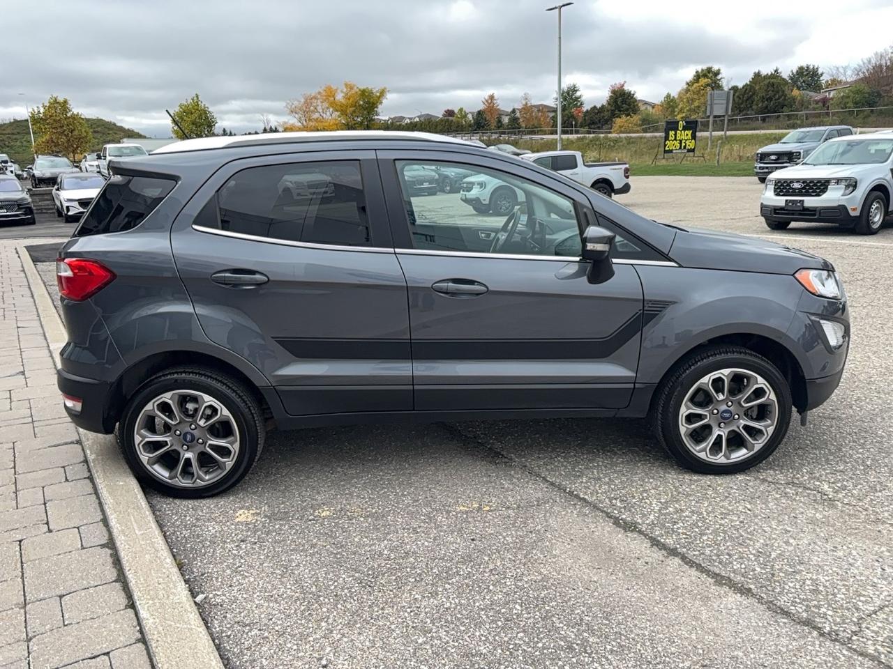 2022 Ford EcoSport TITANIUM, HEATED WHEEL, 17'S, SPORT DECAL! LOW KMS Photo3