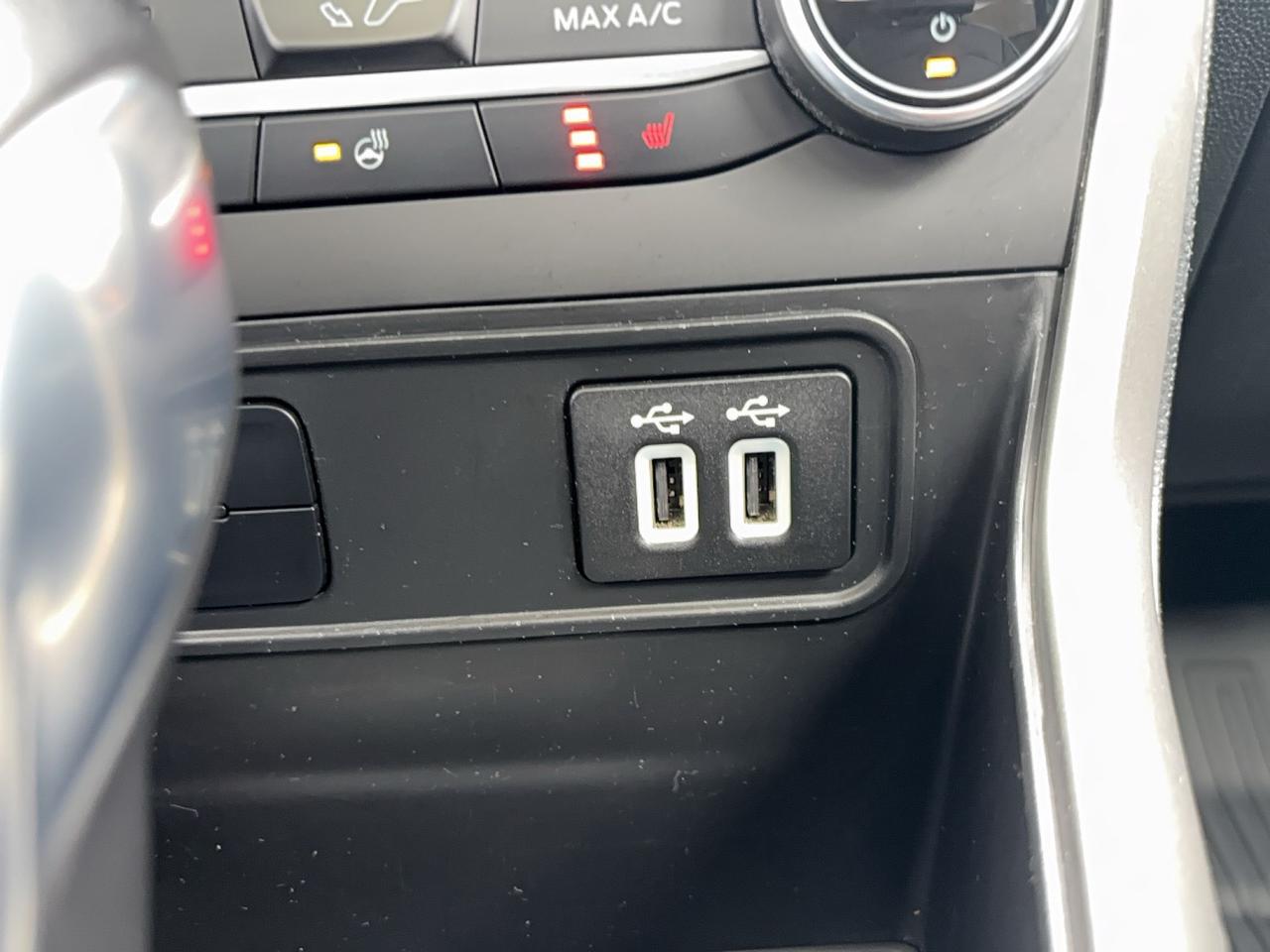 2022 Ford EcoSport TITANIUM, HEATED WHEEL, 17'S, SPORT DECAL! LOW KMS Photo