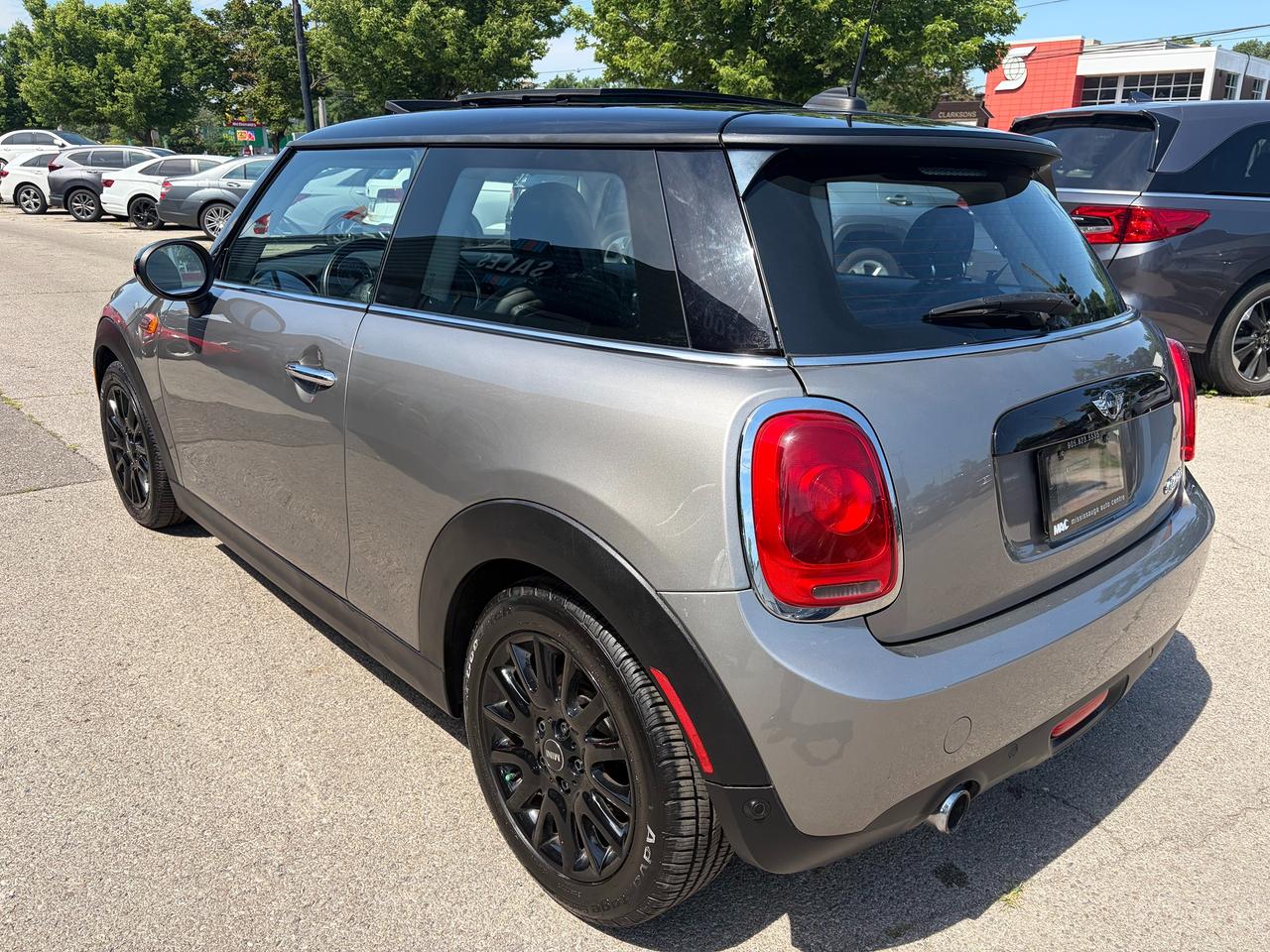 2018 MINI Cooper COOPER Photo2