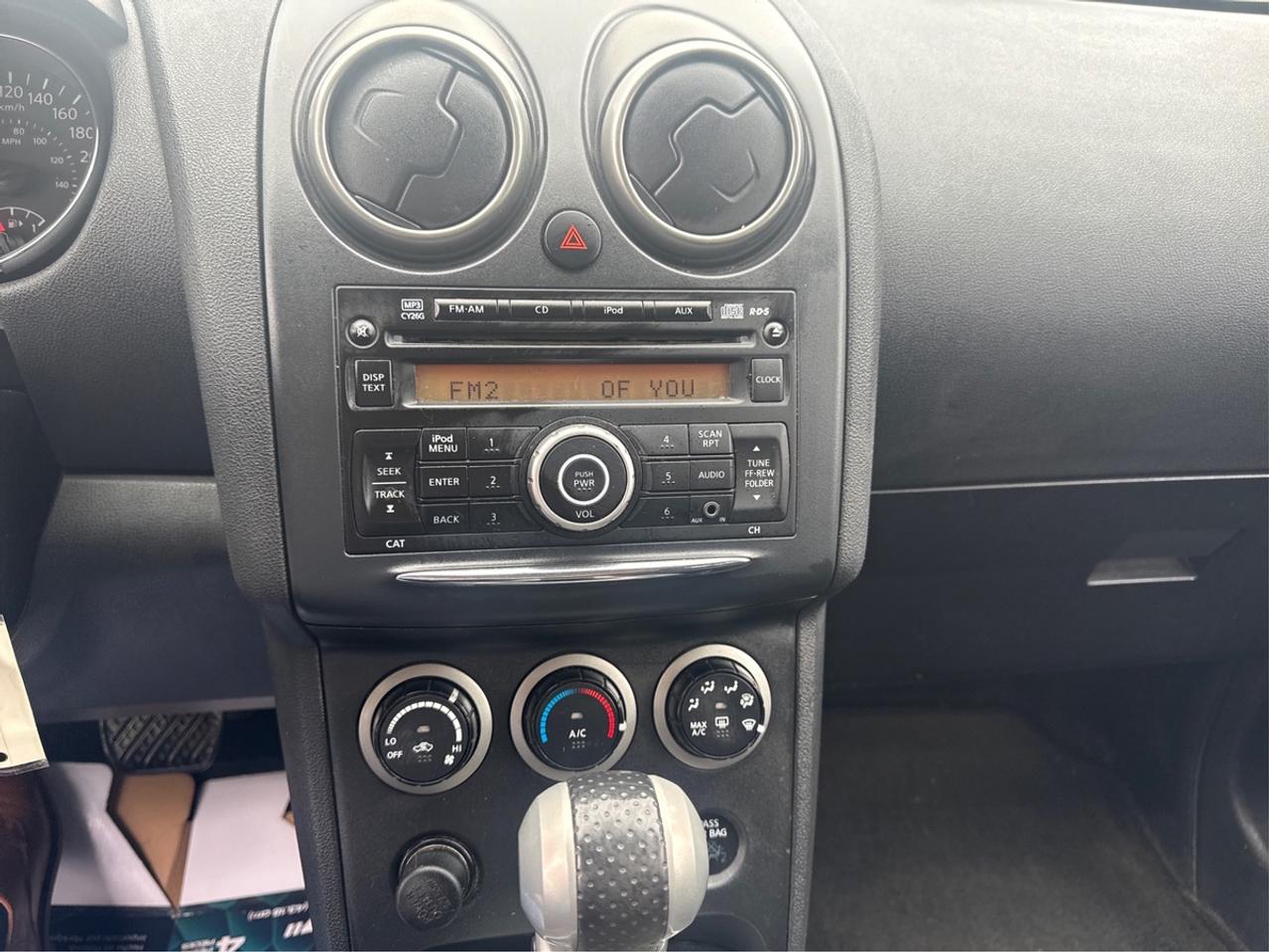 2011 Nissan Rogue SV Photo