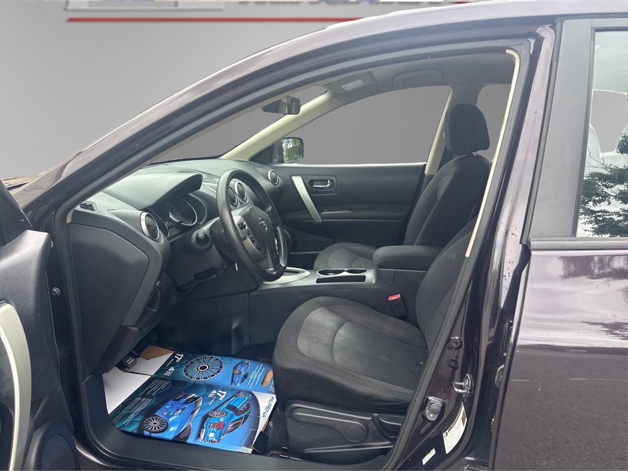 2011 Nissan Rogue SV Photo