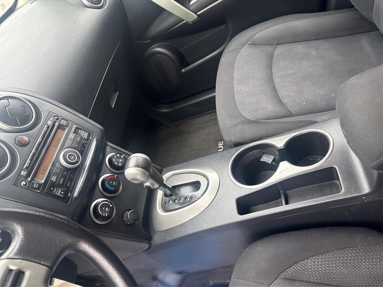 2011 Nissan Rogue SV Photo