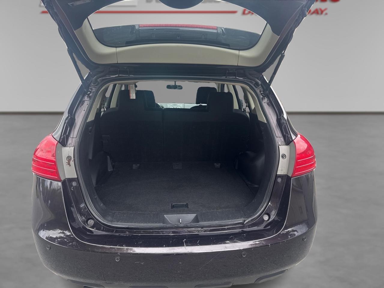 2011 Nissan Rogue SV Photo