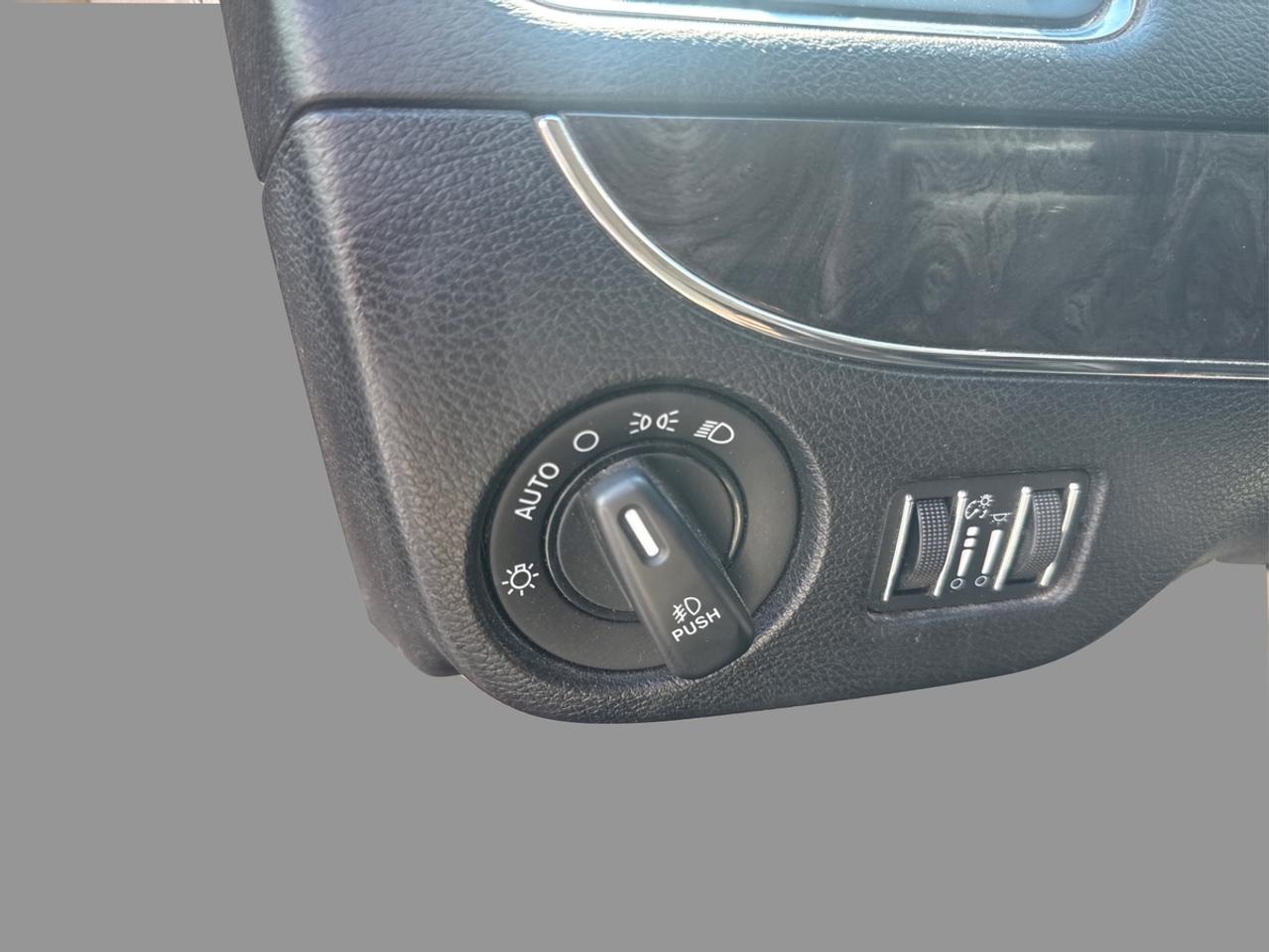 2013 Chrysler Town & Country TOURING Photo