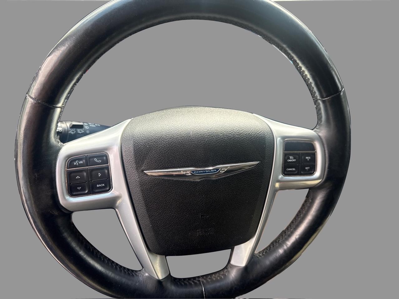 2013 Chrysler Town & Country TOURING Photo