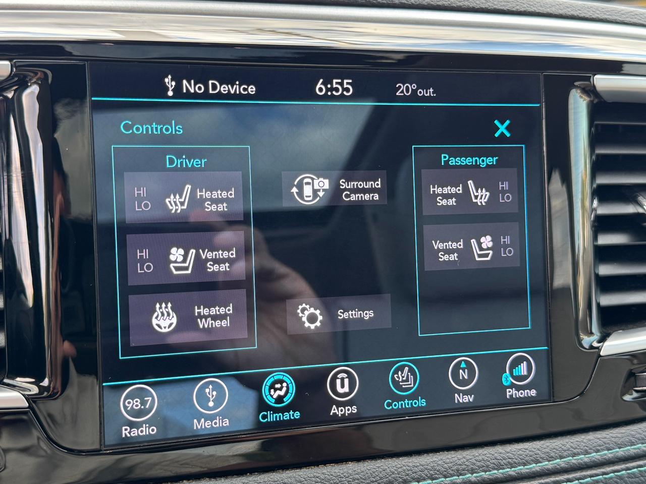 2018 Chrysler Pacifica Hybrid Limited HYBRID+8 Pass+DVDs+Roof+CLEAN CARFAX Photo