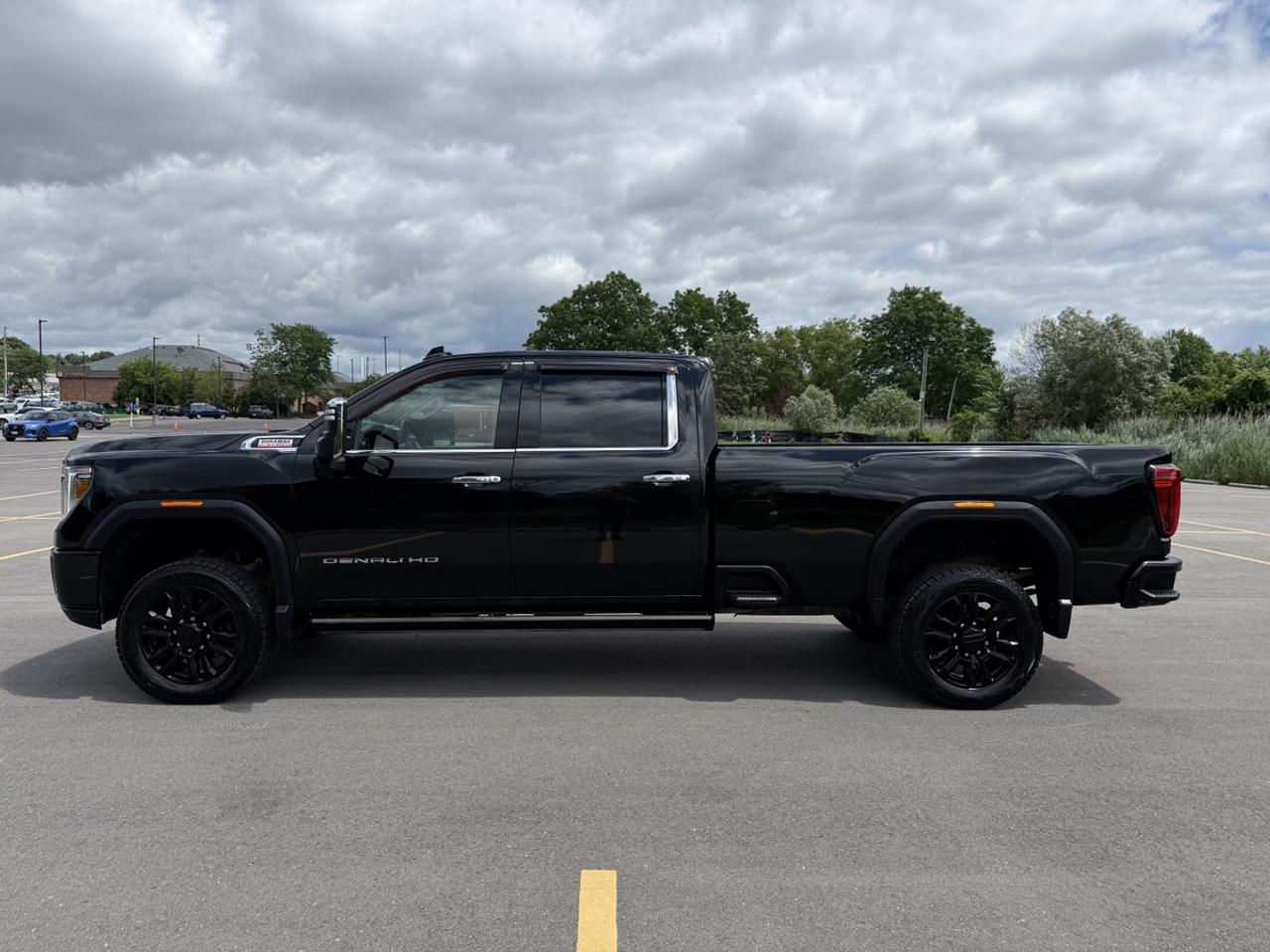 2021 GMC Sierra 2500 HD DENALI Photo