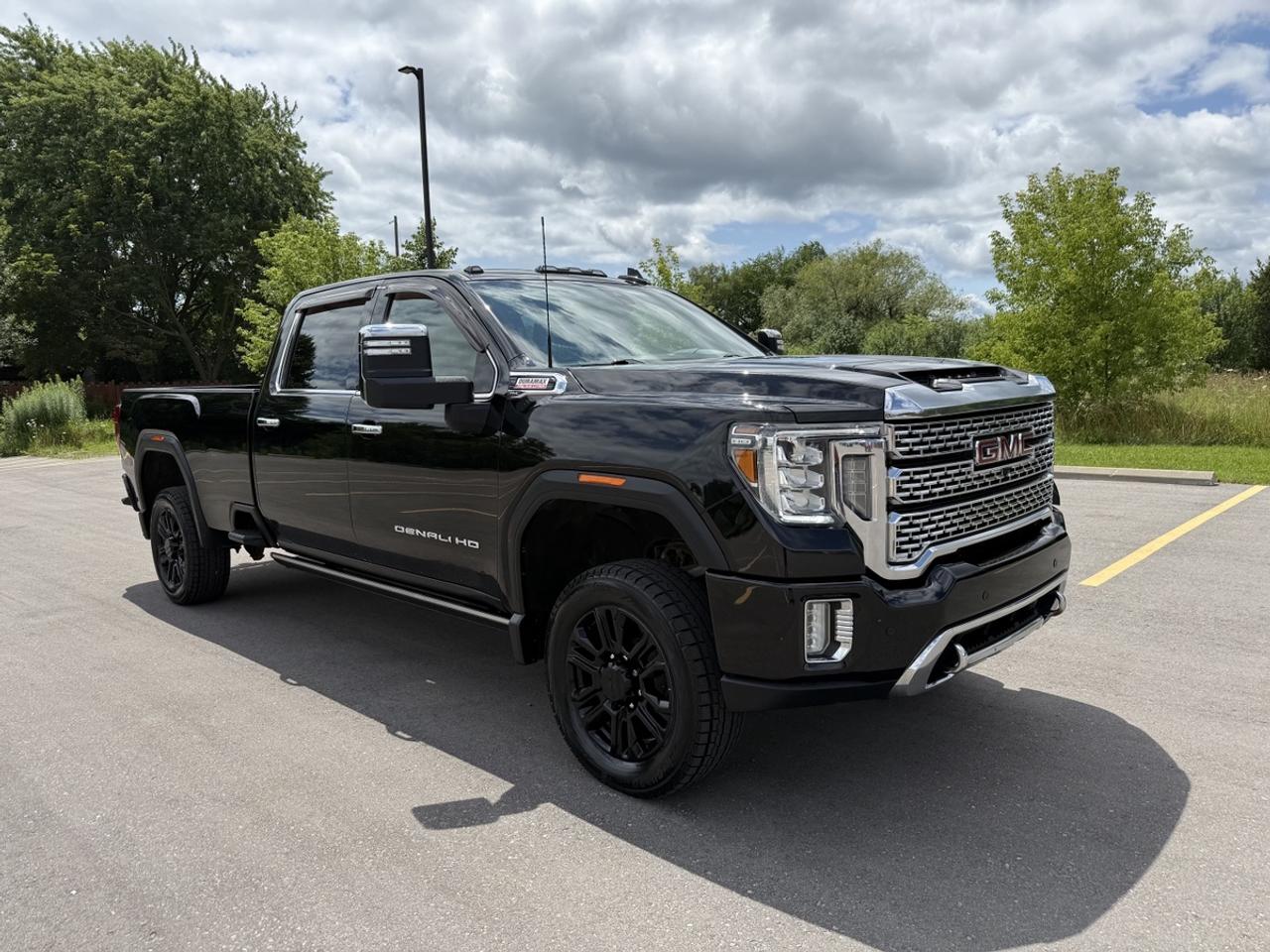 2021 GMC Sierra 2500 HD DENALI Photo