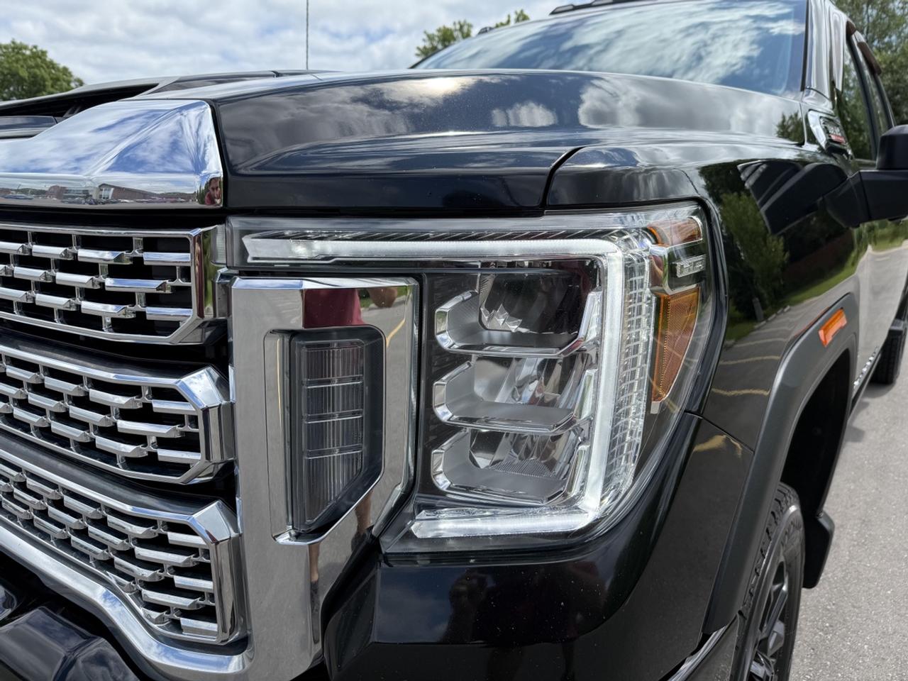 2021 GMC Sierra 2500 HD DENALI Photo