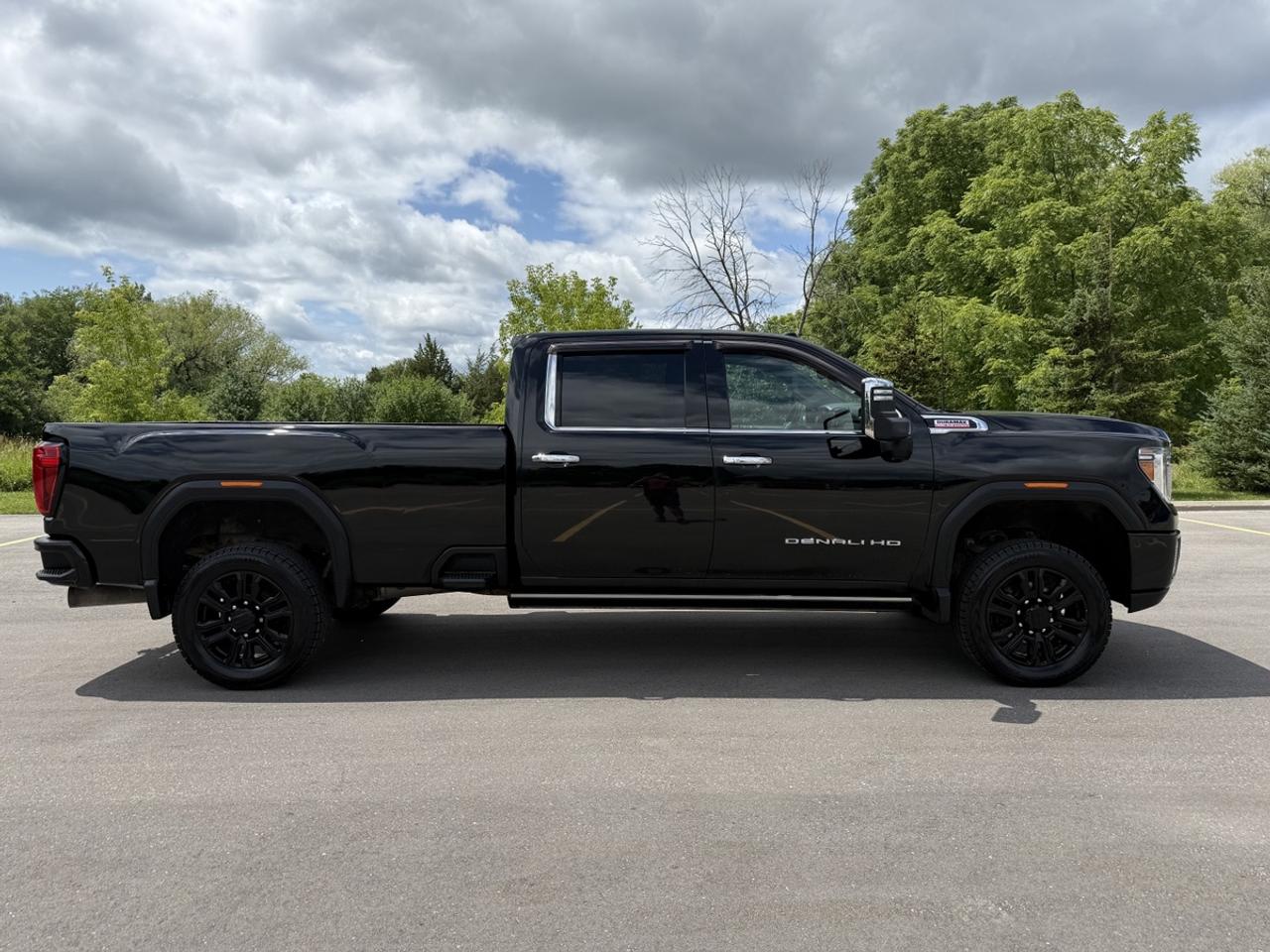 2021 GMC Sierra 2500 HD DENALI Photo