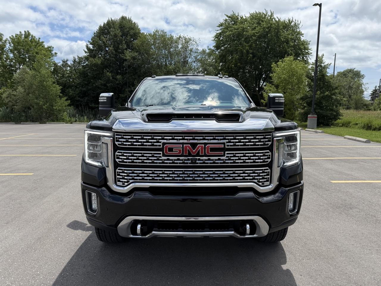 2021 GMC Sierra 2500 HD DENALI Photo