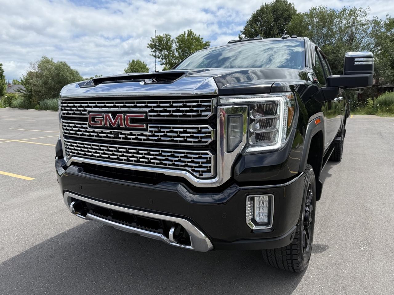 2021 GMC Sierra 2500 HD DENALI Photo