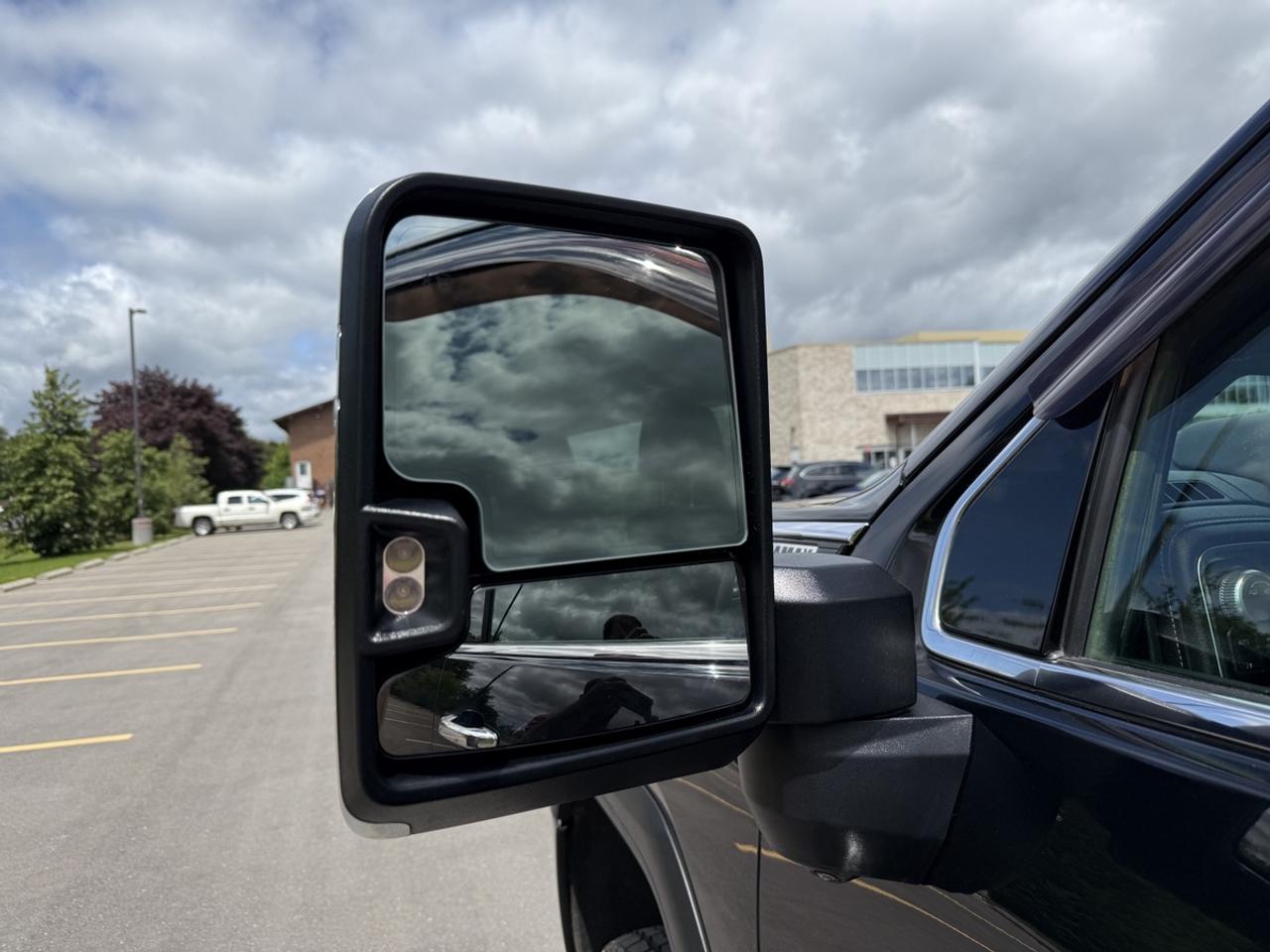 2021 GMC Sierra 2500 HD DENALI Photo