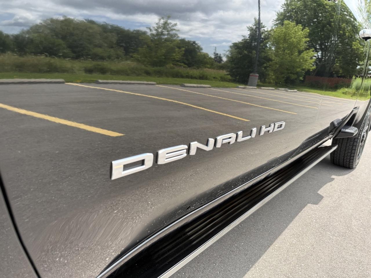 2021 GMC Sierra 2500 HD DENALI Photo