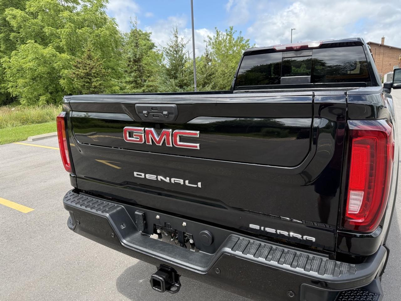 2021 GMC Sierra 2500 HD DENALI Photo