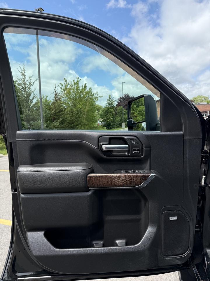2021 GMC Sierra 2500 HD DENALI Photo