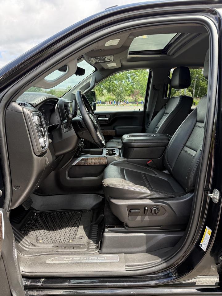 2021 GMC Sierra 2500 HD DENALI Photo