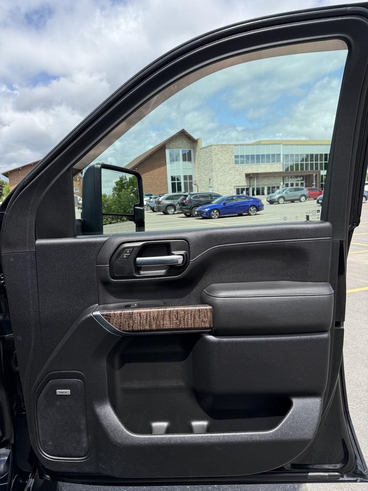 2021 GMC Sierra 2500 HD DENALI Photo