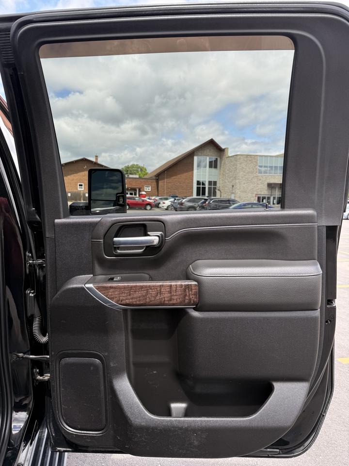 2021 GMC Sierra 2500 HD DENALI Photo