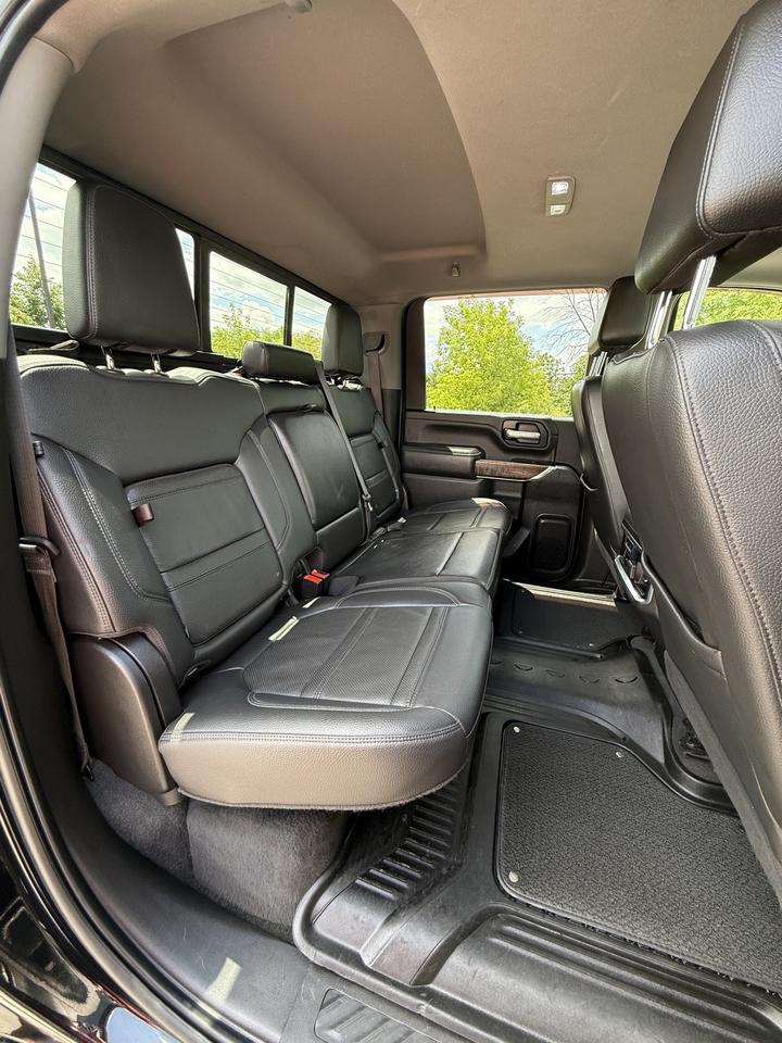 2021 GMC Sierra 2500 HD DENALI Photo