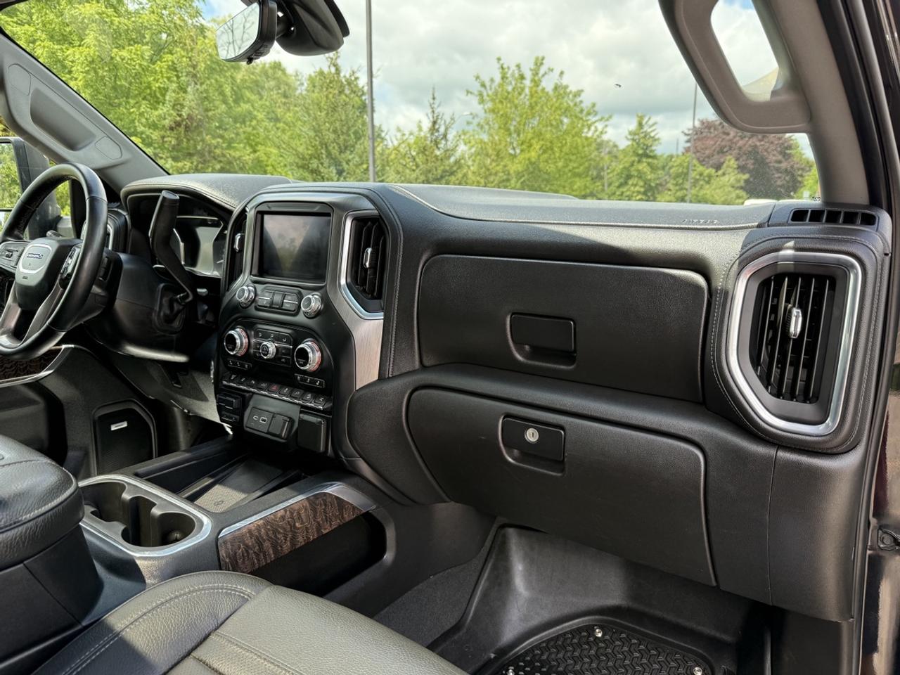 2021 GMC Sierra 2500 HD DENALI Photo