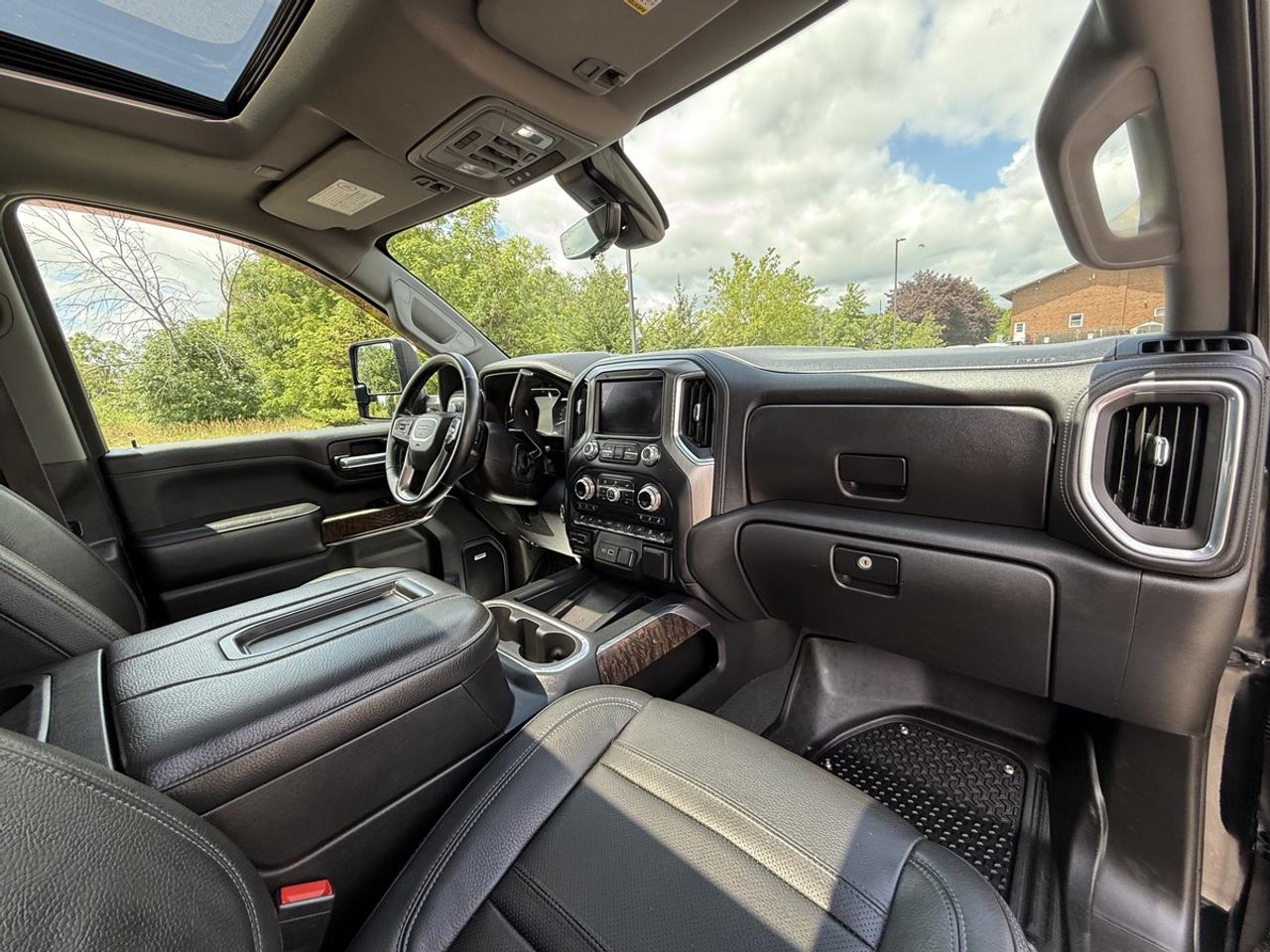 2021 GMC Sierra 2500 HD DENALI Photo