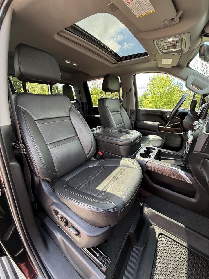 2021 GMC Sierra 2500 HD DENALI Photo