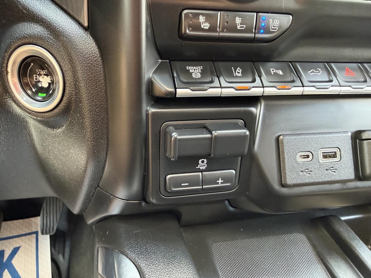 2021 GMC Sierra 2500 HD DENALI Photo