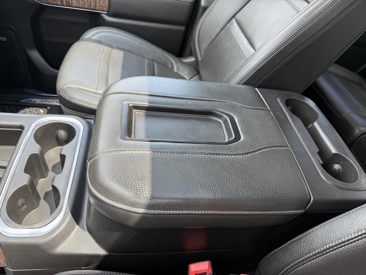 2021 GMC Sierra 2500 HD DENALI Photo