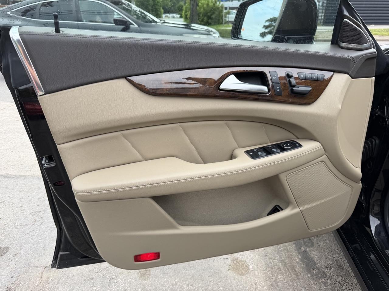 2013 Mercedes-Benz CLS CLS550 4MATIC Photo