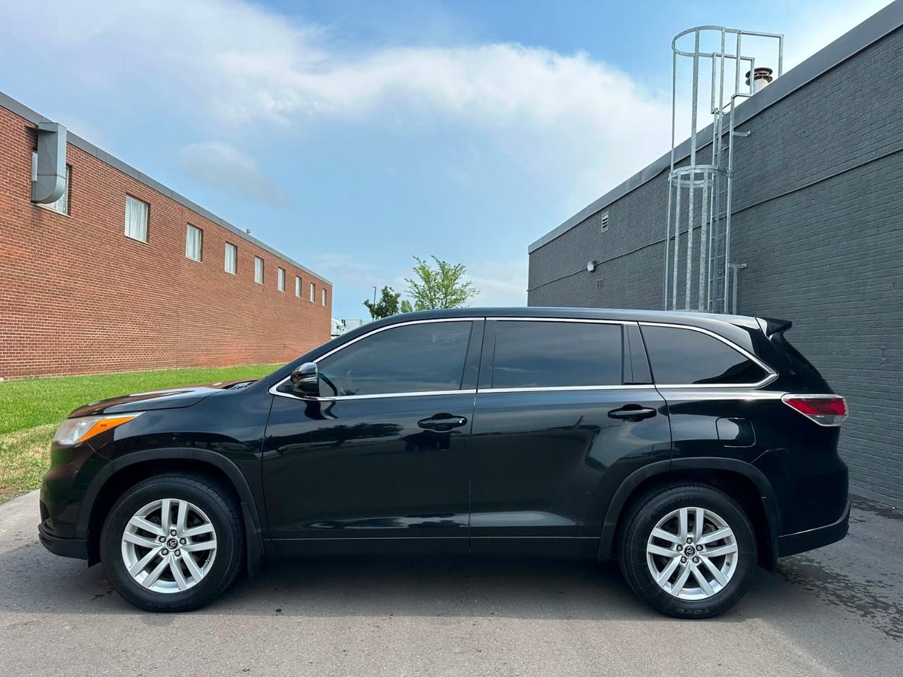 2016 Toyota Highlander AWD 4dr LE Photo